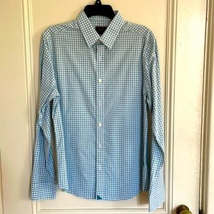 UntuckIt Medium Checkered Button Down